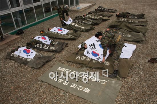 사망한 훈련병들은 영면체험을 통해 목숨의 소중함 등을 깨닫는다.