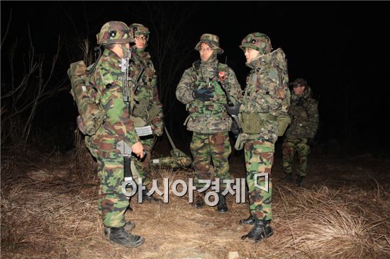 KCTC 소속 전문대항군 22명을 포함한 92명의 대항군과 92명의 공격군으로 나눴다. 기자는 공격군에 가담했다.