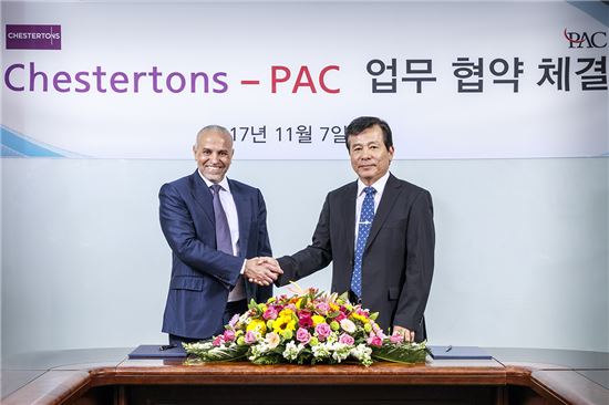 DTZ-PAC는 지난 7일 서울시 강남구 대치동 DTZ-PAC 본사에서 DTZ-PAC 신종웅 회장(사진 오른쪽)과 살라 무사 체스터톤스 글로벌 회장을 비롯한 임직원들이 참석한 가운데 '체스터톤스 코리아' 출범을 위한 업무협약식을 가졌다.