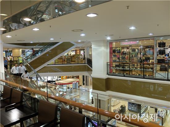 롯데백화점 베트남 호찌민점 내부 전경.(사진=오종탁 기자)