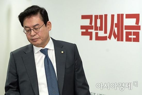 장제원 "영원히 국회의원하시라"…정우택 "예산 뒷거래 사실무근"