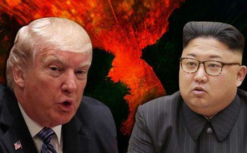 도널드 트럼프 미 대통령은 9일(현지시간) 백악관 각료회의에서 북?미 정상회담과 관련해 "다음 달 또는 6월 초에 그들(북한)과 만나는 것을 여러분이 볼 수 있을 것 같다"고 말했다.