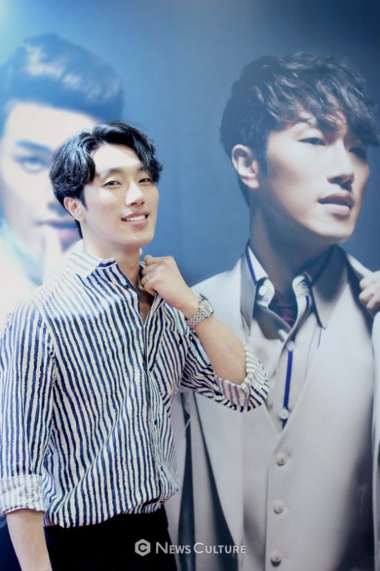 권용국은 가장 좋아하는 장면이나 넘버에 대해 "어렸을때부터 어머니가 좋아하시는 '아름다운 강산'을 많이 들어서 익숙하다. '미련'도 좋지만, '아름다운 강산'을 부르는 마지막 장면이 가장 가슴이 벅차다"라고 답했다.