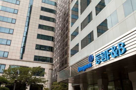 동원F&B 빌딩 전경.
