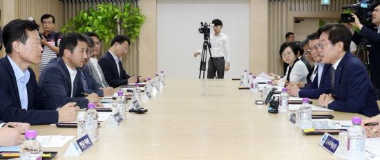 이재명지사 한병도 靑수석 만나 "문재인정부 성공 돕겠다"