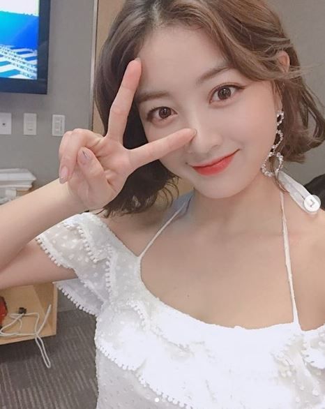 그룹 트와이스 멤버 지효가 SNS를 통해 근황을 전했다. / 사진=트와이스 공식 인스타그램