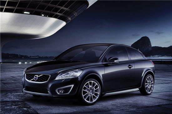 New Volvo C30 D4