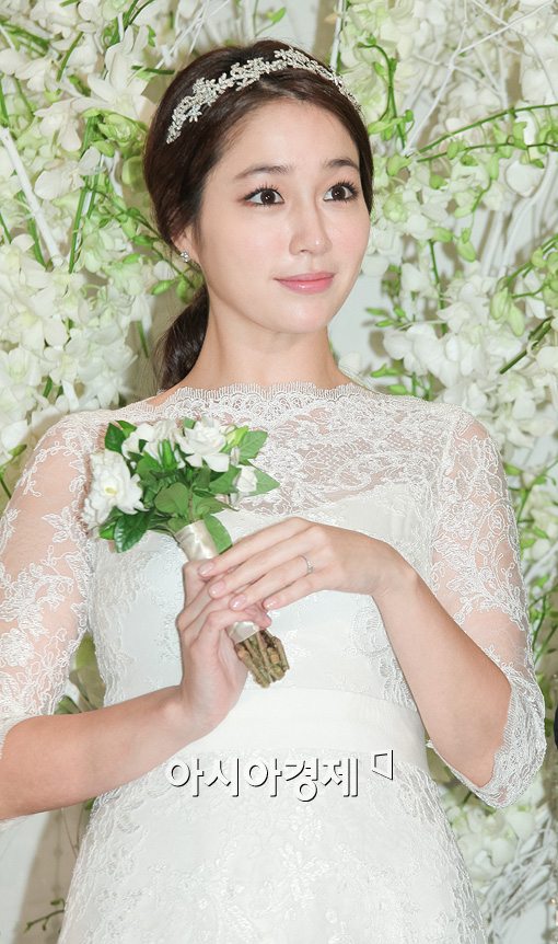 Lee Min Jung allegedly returns to family home in light of Lee Byung Hun  scandal : r/KDRAMA