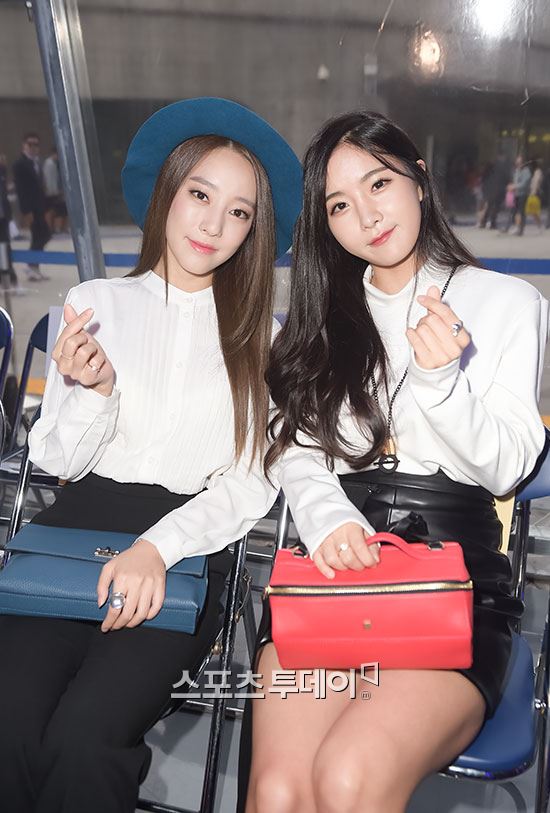 오늘자 패션위크 레인보우 김재경,고우리,조현영 | 인스티즈