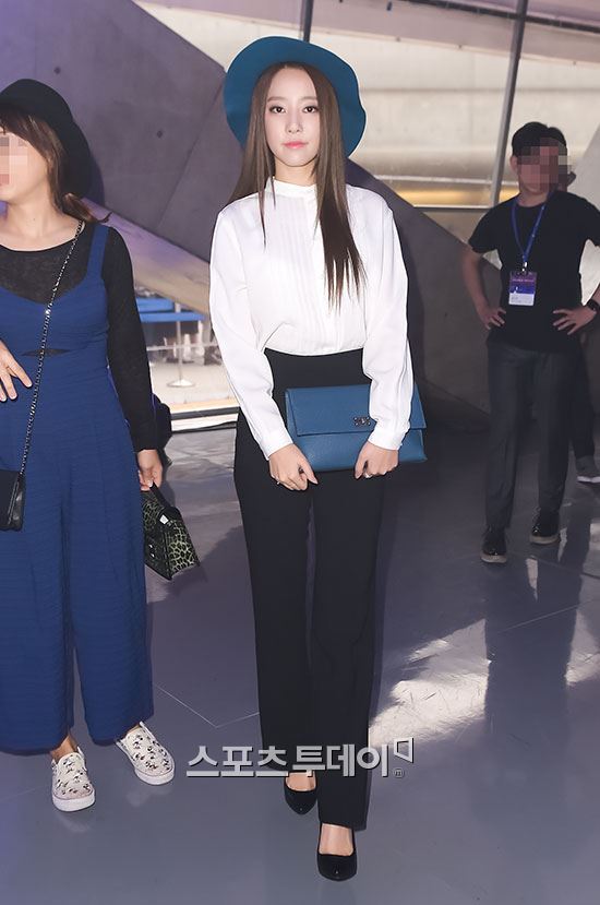 오늘자 패션위크 레인보우 김재경,고우리,조현영 | 인스티즈