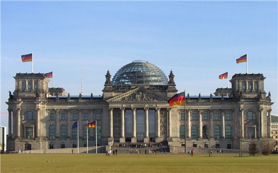 독일 베를린에 있는 연방의회(Deutscher Bundestag) 건물 전경. 사진 = bundestag