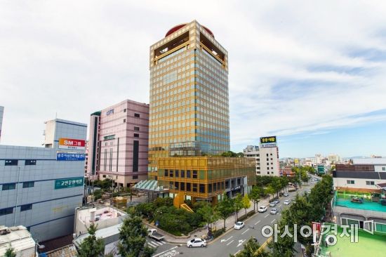   Gwangju Bank ranks first for two consecutive months as a local bank reputation 