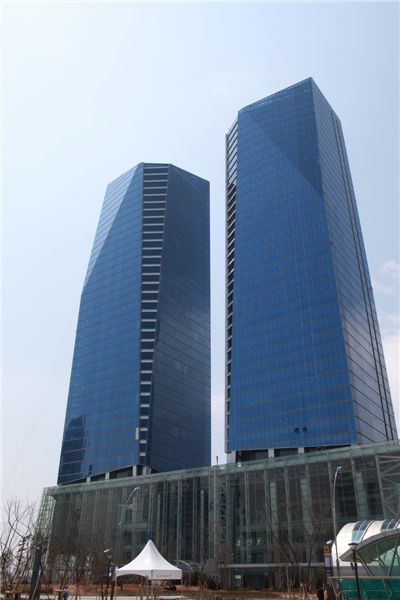 "해외는 회복, 국내는 실리" 포스코이앤씨, 수천억 손실 딛고 '내실 경영' 주력