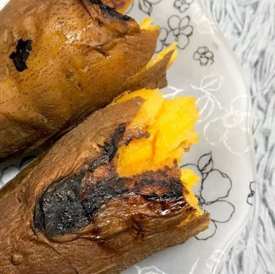 "세상이 흔들릴 맛" 뉴욕 미드타운 직장인 줄 세운 K고구마