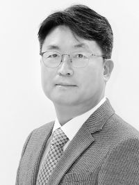 [시론]환율 안정의 근원적 해결책은 기업이다