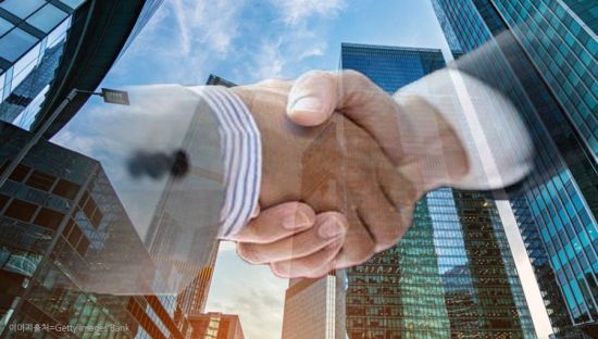 EQT파트너스, 1조3000억에 더존비즈온 품는다