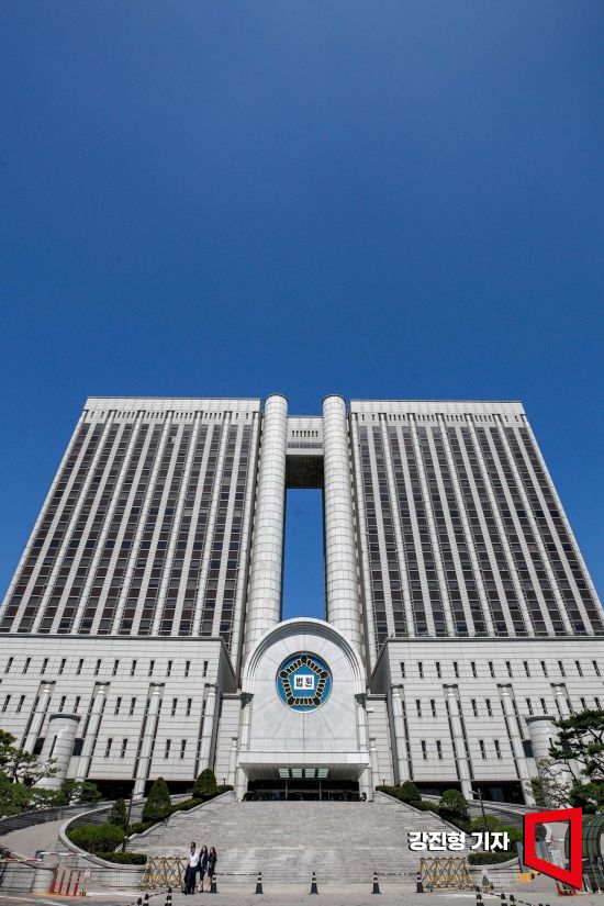 '보험 해지 시비' 보완요원에 흉기 휘두른 50대 남성 구속