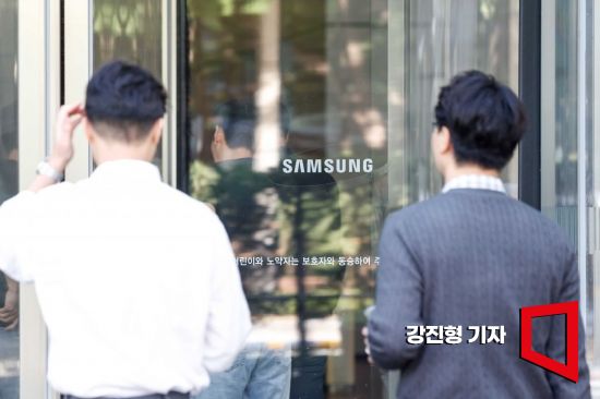 "삼성·SK하닉 출신 환영" 연봉 2억 제시…마이크론, 韓 HBM 인재 모시기 총력전