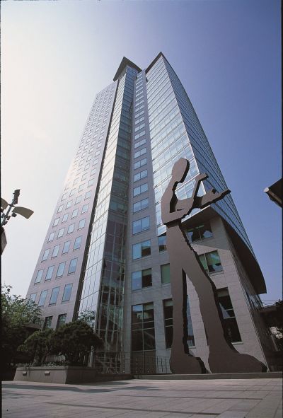 흥국생명, 이지스운용 최대주주·매각주간사 등 5명 고소