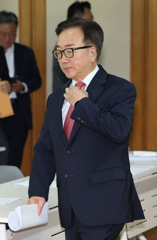 경총 "정년연장하면 청년 취업 악화…'퇴직 후 재고용'이 해법"