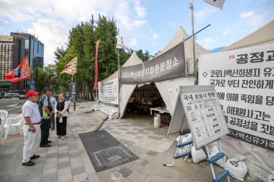 "코로나 백신이 아동 최소 10명 죽였다"…'안전 우려' 키우는 美 정부