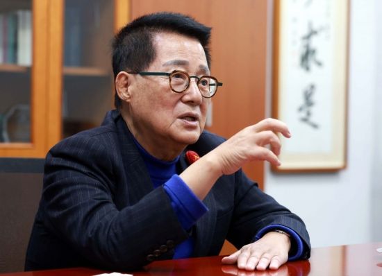 박지원 "김병기 살신성인에 감사…힘내라, 큰 형님이 함께 간다"