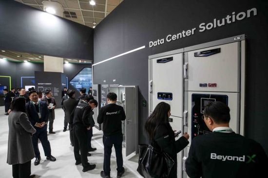 [전력산업대전환]②초고압 송전부터 배전반·직류 장비까지…전력망 패러다임 전환