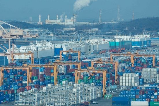 수출 '6개월 연속 플러스'…올해 7000억달러 넘어서나(종합)