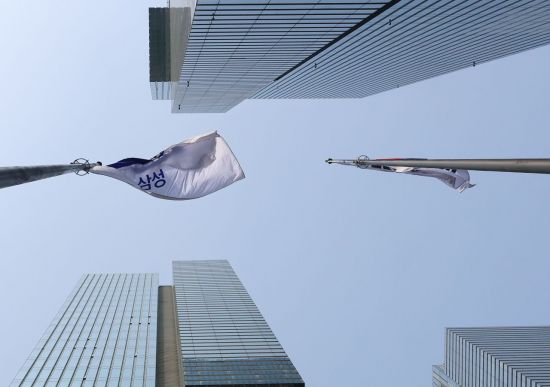 삼성전자, AI 경쟁력 조사서 '전 부문 만점' 국내 1위…세계무대선 후발주자