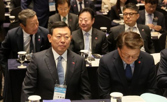 신동빈 회장 "과거 성공방식 버려야…끊임없는 혁신 필요"(종합)