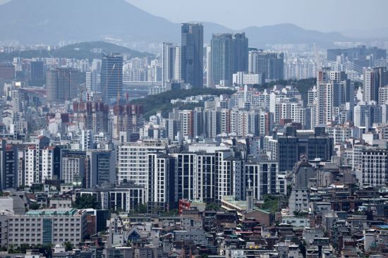 [집테크]2026년 부동산 시장은 '초양극화'…"유동성, 핵심지역 쏠릴 것"