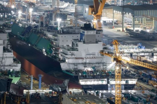 韓 조선, 11월 수주 점유율 38%…고부가 선종 중심으로 선전