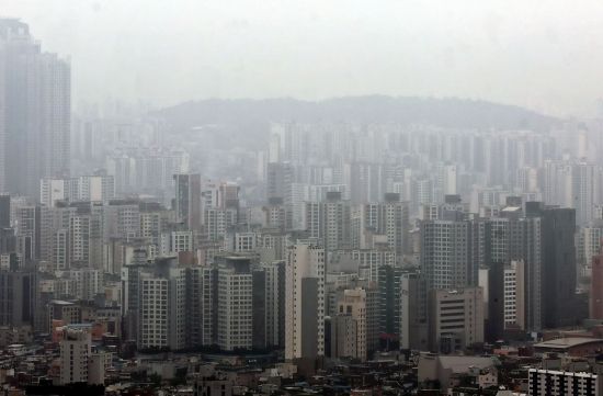 대출 규제에 전세 갱신 증가… '강제경매' 확 줄었다[부동산AtoZ]