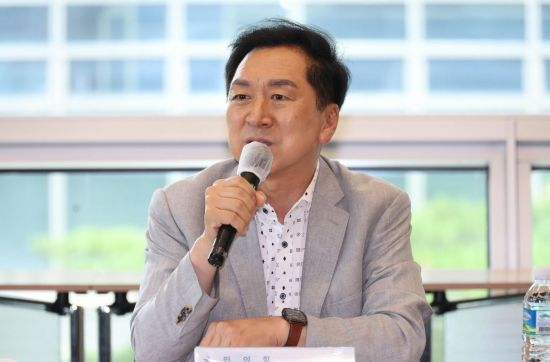 '김건희에 로저비비에 선물' 김기현 부부 사건, 오세훈 재판부로