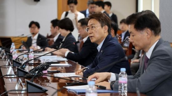 권대영 금융위 부위원장 "롯데카드, 신고보다 더 큰 규모 정보유출"
