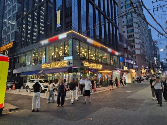 강남 상권 공실률 5.1%P 급락…무신사·올리브영 등 대형 브랜드 재입점 주도[부동산AtoZ]