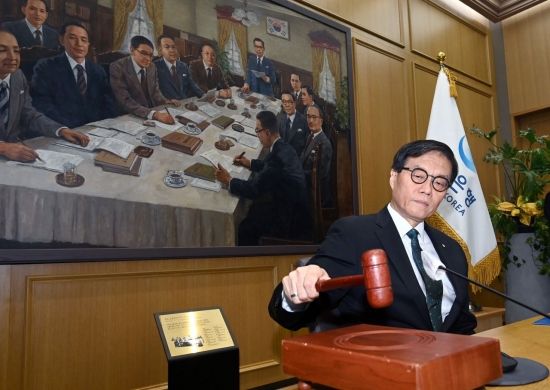 한화투자 "한은, 금리인하 10월→11월 전망...내년엔 동결"