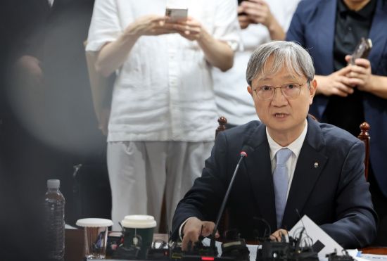 이찬진 금감원장 "롯데카드 해킹 관리 소홀이면 엄정 제재할 것"