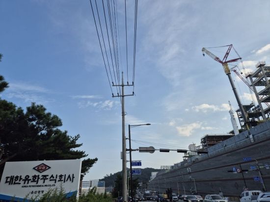 에틸렌 감축 태풍서 빗겨난 대한유화…'NCC 1기'로 버티는 생존공식