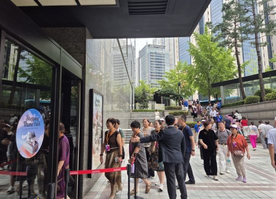 신세계免, 중국 이리·신동방 그룹 대형 인센티브 관광객 유치