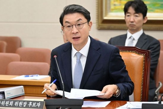 이억원 "가계부채 문제 지속시 추가 대출 규제"(종합)