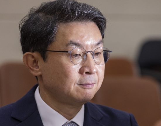 이억원, 대주주 양도세 기준 질책에..."기재부 장관과 논의하겠다"