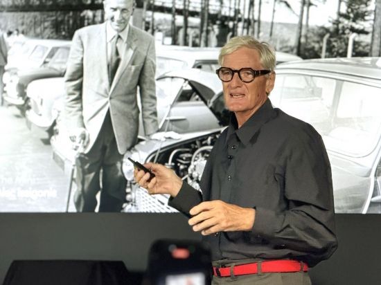 "모방? 우린 혁신한다"…다이슨 창업자, 베를린 깜짝 등장