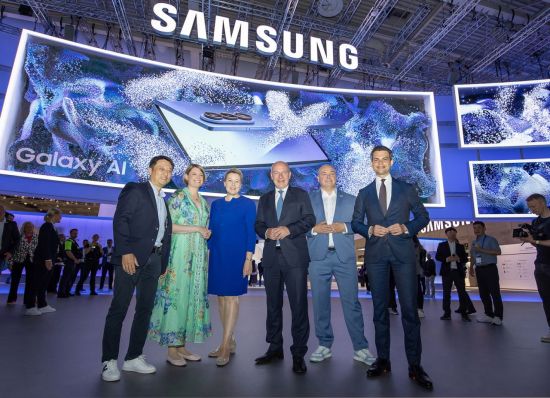 獨 베를린 시장, 삼성·LG 전시관 방문 [IFA 2025]