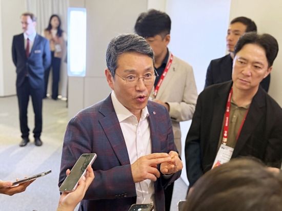 조주완 "AI, 기술보다 경험 집중…中 경쟁·협력 투트랙" [IFA 2025]