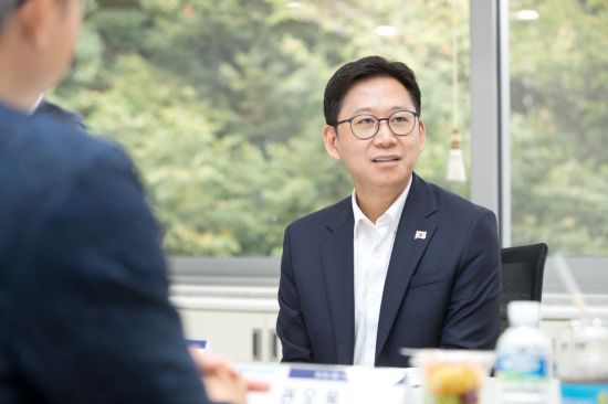 [관가in]"'장관님' 말고 '경훈님'이라 부르세요"…'일하는 방식 혁신' 나선 부총리