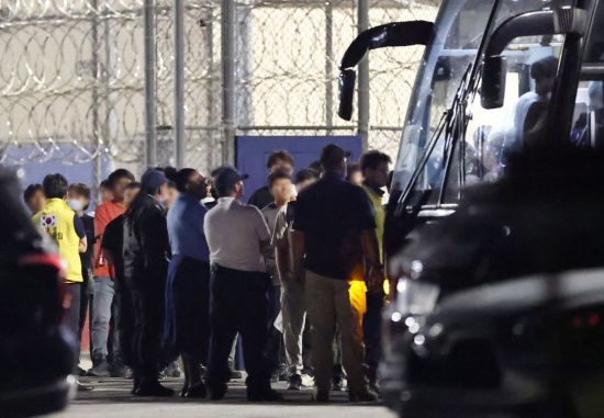 LG에너지솔루션, 조지아 구금 사태 공식 사과…"정부 신속 대응에 감사"