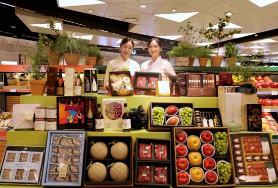 1억 위스키·300만원 한우…백화점 추석선물, 최고급 향연