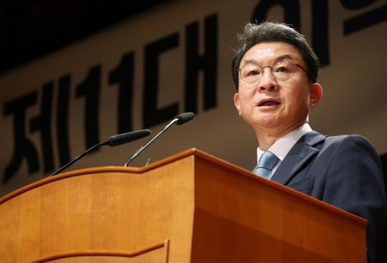 이억원 금융위원장, 취임부터 조직개편 혼란 수습 시험대…"결정 따르는 게 우리 의무"