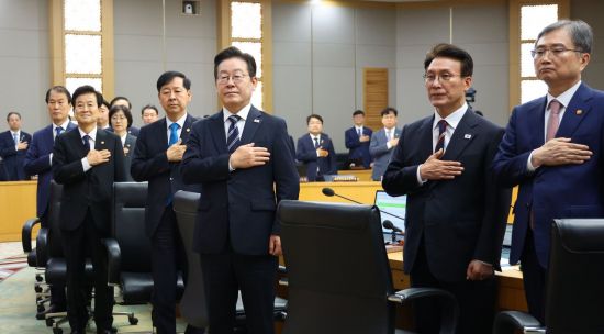 "원전 빠지고 재생에너지 목표는 상향"…에너지 국정과제, 어떤 내용 담겼나